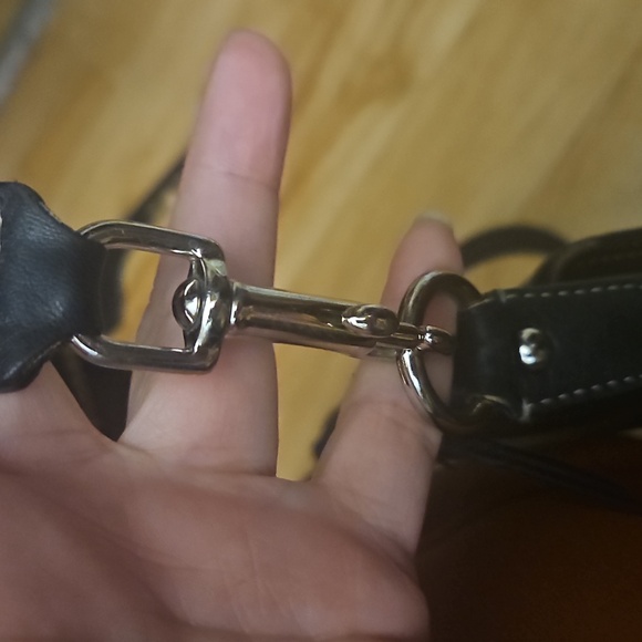 Vintage Coach Black Pebbled Leather Crossbody Bag with Turnlock Front Pocket. - Picture 5 of 12